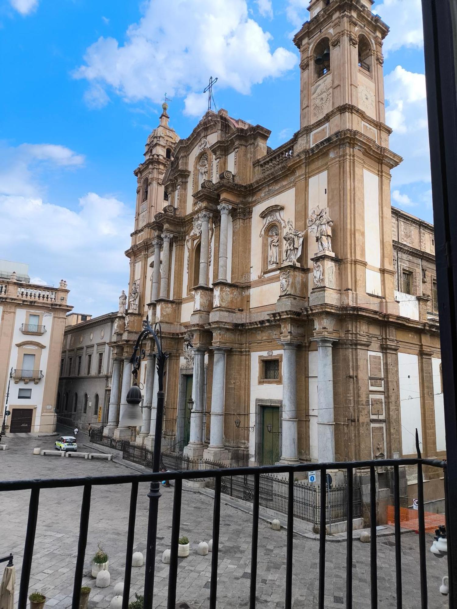 I Balconi Di San Domenico Apartment ปาแลร์โม ภายนอก รูปภาพ